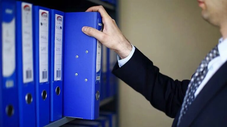 istisnai-kadrolar-akplileri-bile-rahatsiz-etti-esine-is-arayan-eski-vekil-cumhurbaskanligini-devreye-sokmus-ec9Fsm1j.jpg