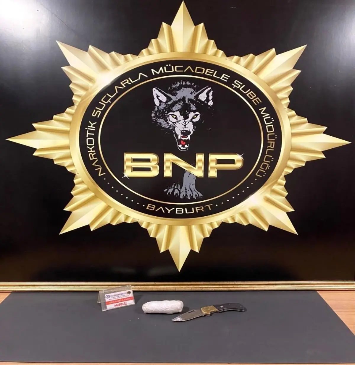 bayburtta 92 gram metamfetamin ele gecirildi NTAsja6a