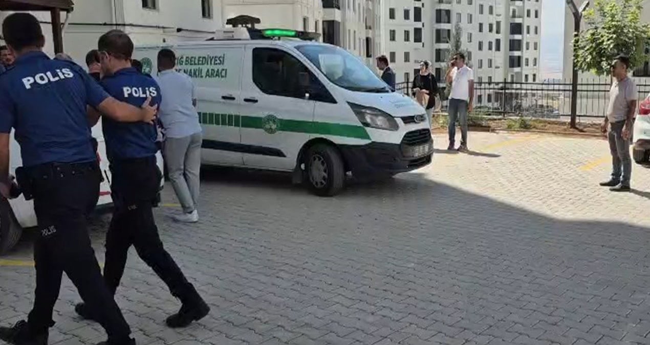 evde karisiyla yakaladigi jandarmayi oldurmustu baskomiserin esinin ifadesi ortaya cikti DSYWr2tC