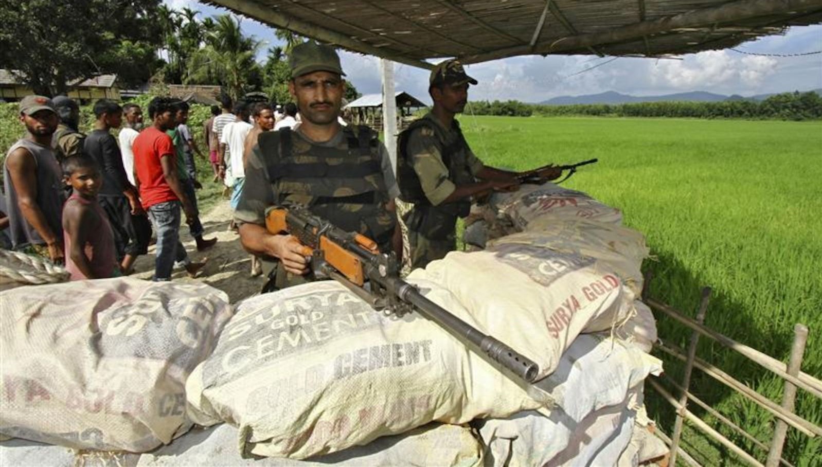 hindistanda paramiliter guclere saldiri 2 olu hul3iFBx