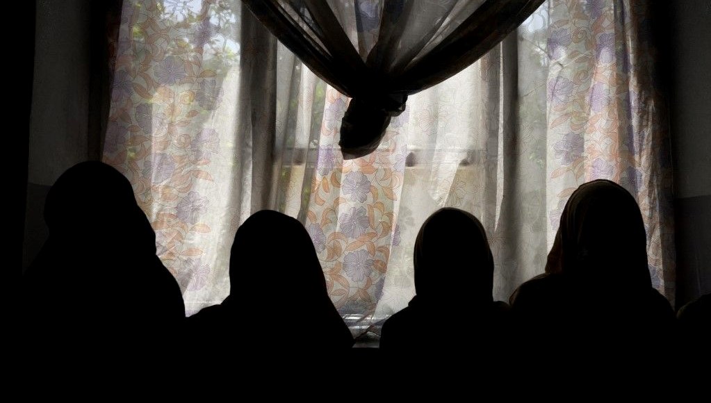 kadinlarin sesi susturuluyor taliban kadin yazarlarin kitaplarini yasakladi 7gSGGYWg