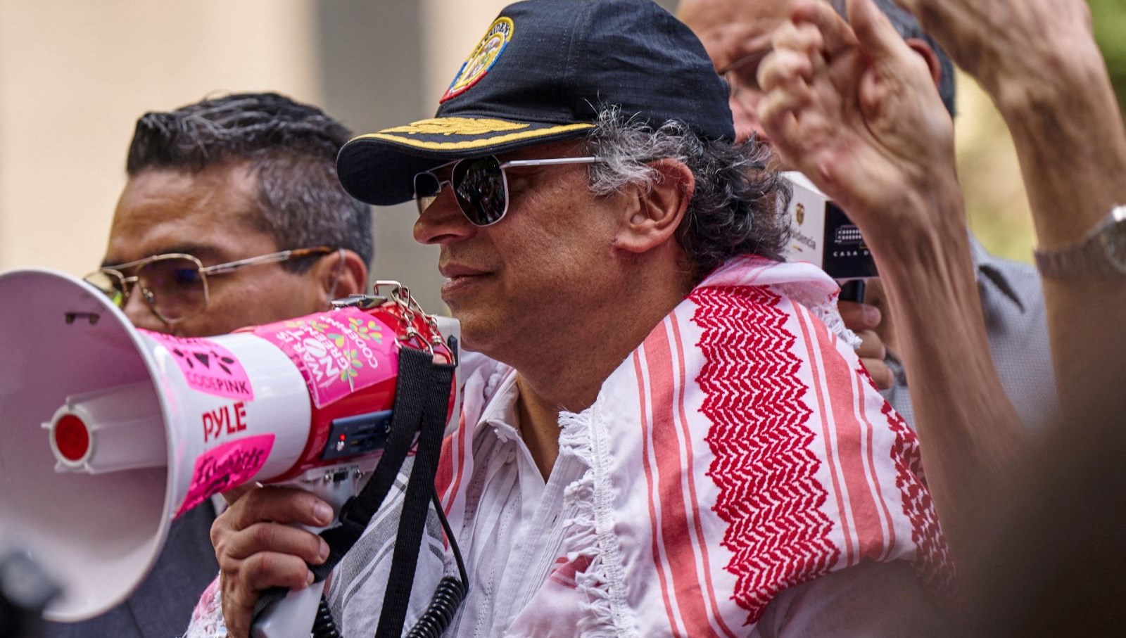 kolombiya devlet baskani petrodan abdye vize iptali tepkisi SF9r34Ms