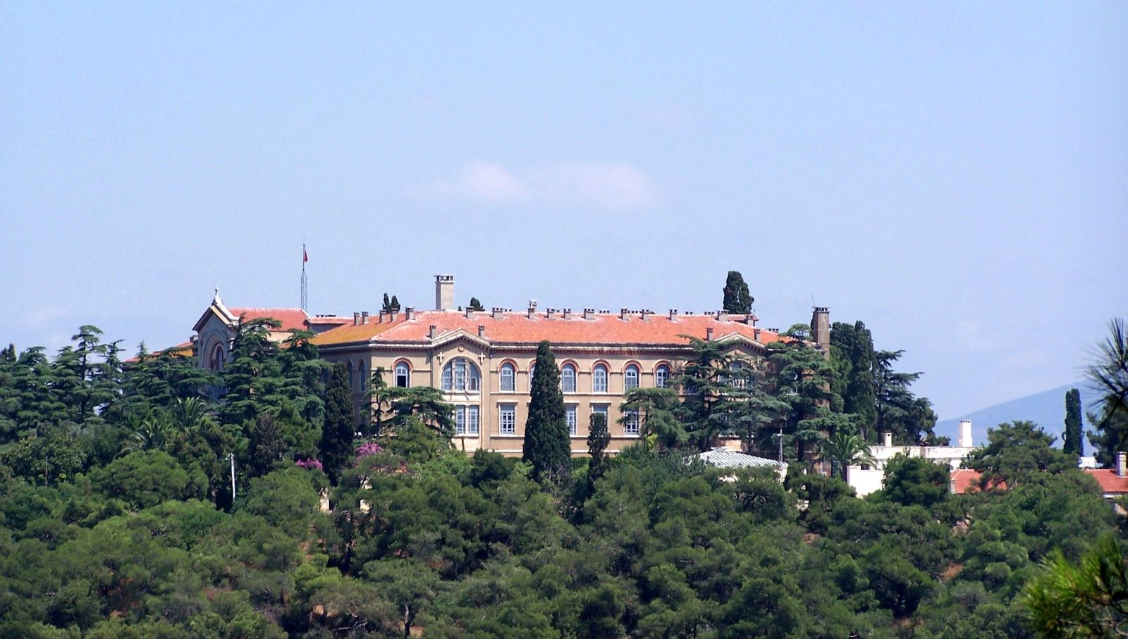 yarim asiri asan kordugum heybedeliada ruhban okulu yeniden acilacak mi 8jGqkcA8