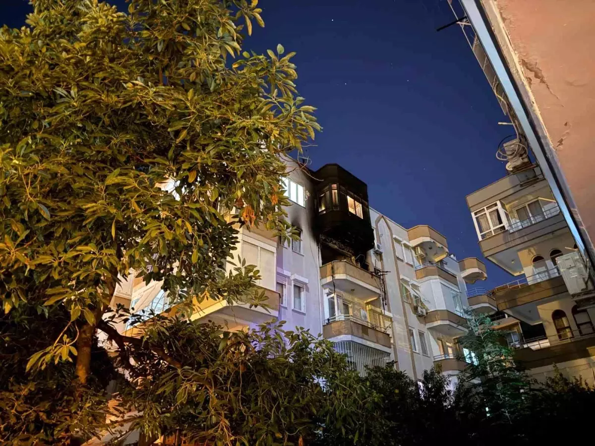alanyada apartman yangini 72 yasindaki adam hayatini kaybetti H2JvYEQQ