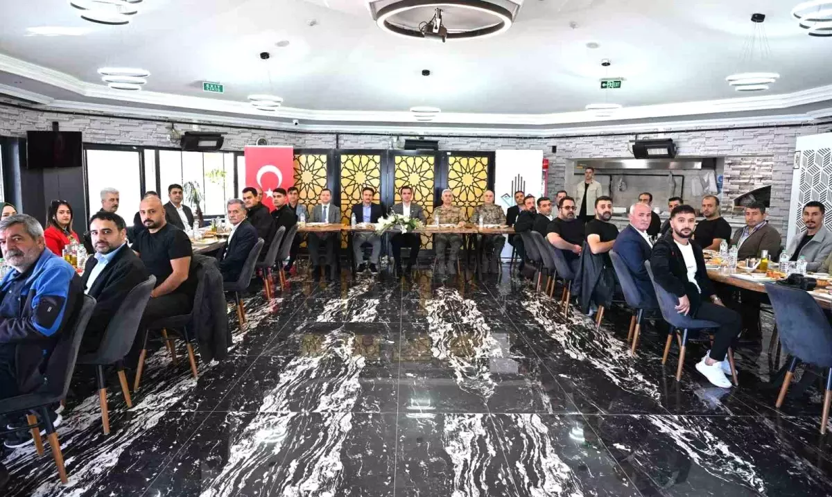 bitlis valisi ahmet karakaya basin mensuplariyla bir araya geldi nXujZJrZ.jpg