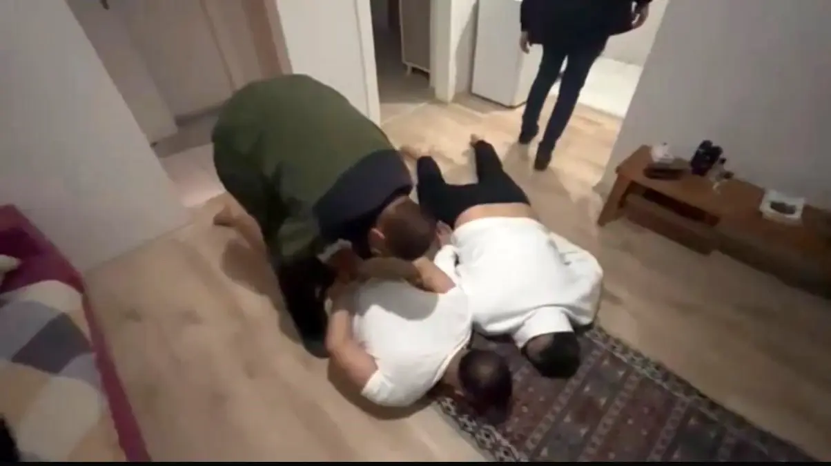 bursa merkezli suc orgutune es zamanli operasyon 22 gozalti 23 kadin kurtarildi AV7NE8Pl