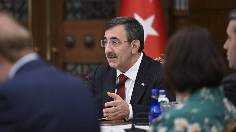 cevdet yilmaz bu yil buyume hedefi yuzde 3 issizlik oraninin dusmesi bekleniyor Dymv4cfU.jpg