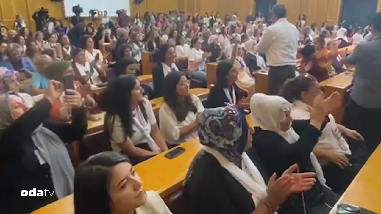 dem grubunda abdullah ocalan slogani BjtOEDar