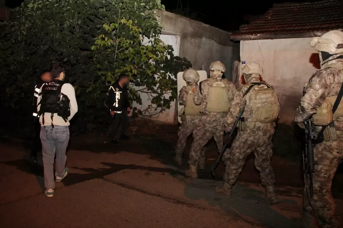 kocaelide uyusturucu operasyonu 124 gozalti 86 tutuklama e2UAk8kn