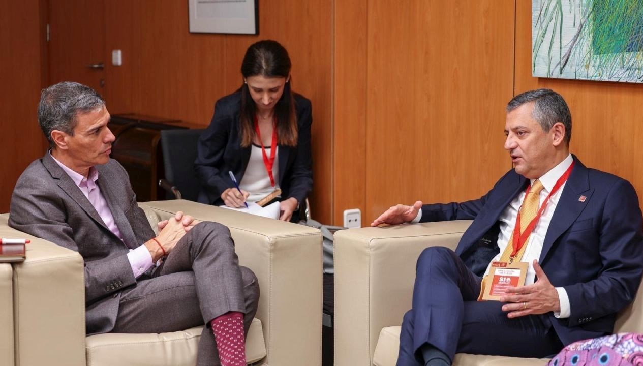 ozgur ozel ispanya basbakani sanchez ile gorustu QHnjtzZK