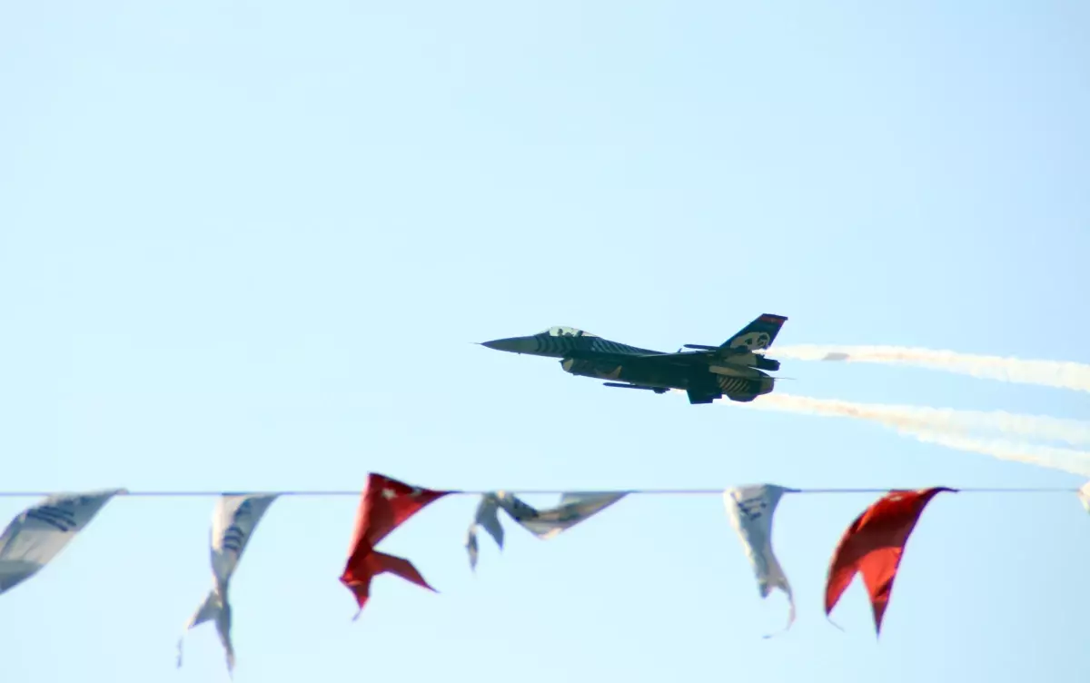 soloturk kayseri semalarinda gosteri ucusu yapti ygJS9Qdu.jpg