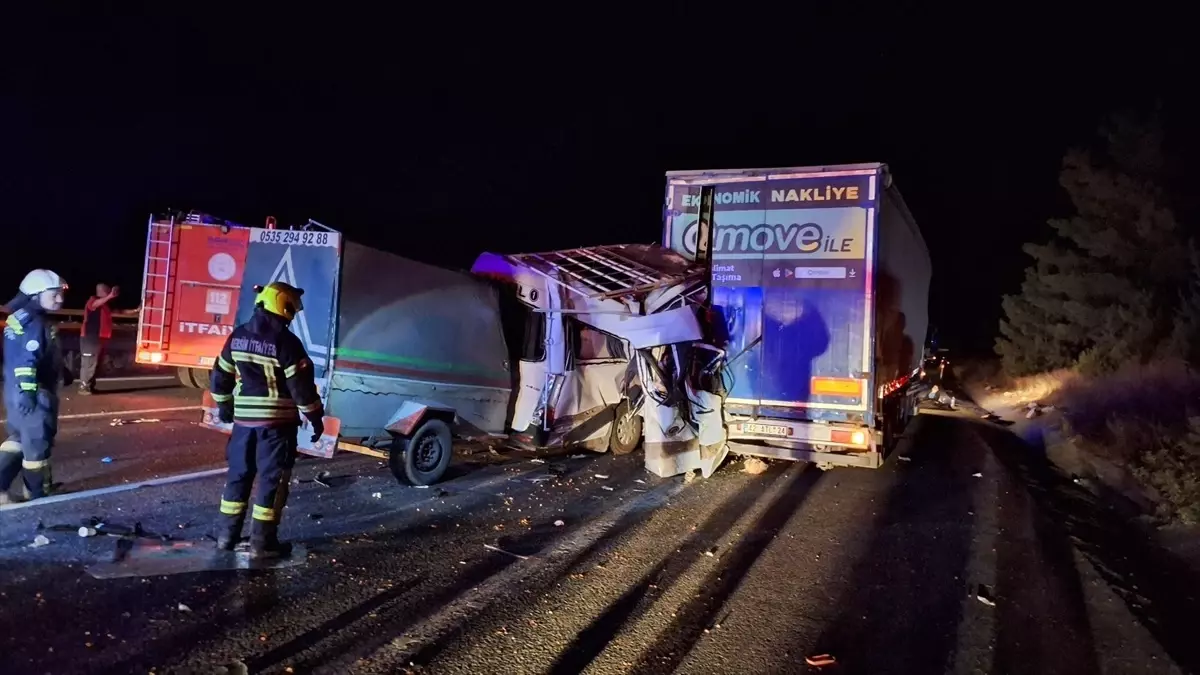 tarsusta minibus tira carpti 3 olu 16 yarali b3VTwf8h