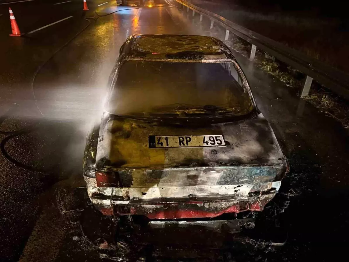 tem otoyolunda yangin bir otomobil kul oldu sOfcKXOs.jpg