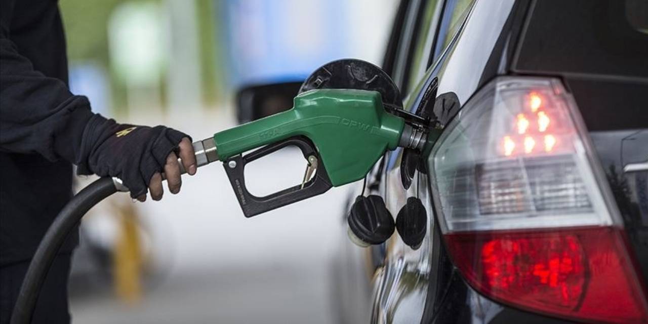Akaryakıtta zam dalgası sürüyor: Motorinde dev artış kapıda!