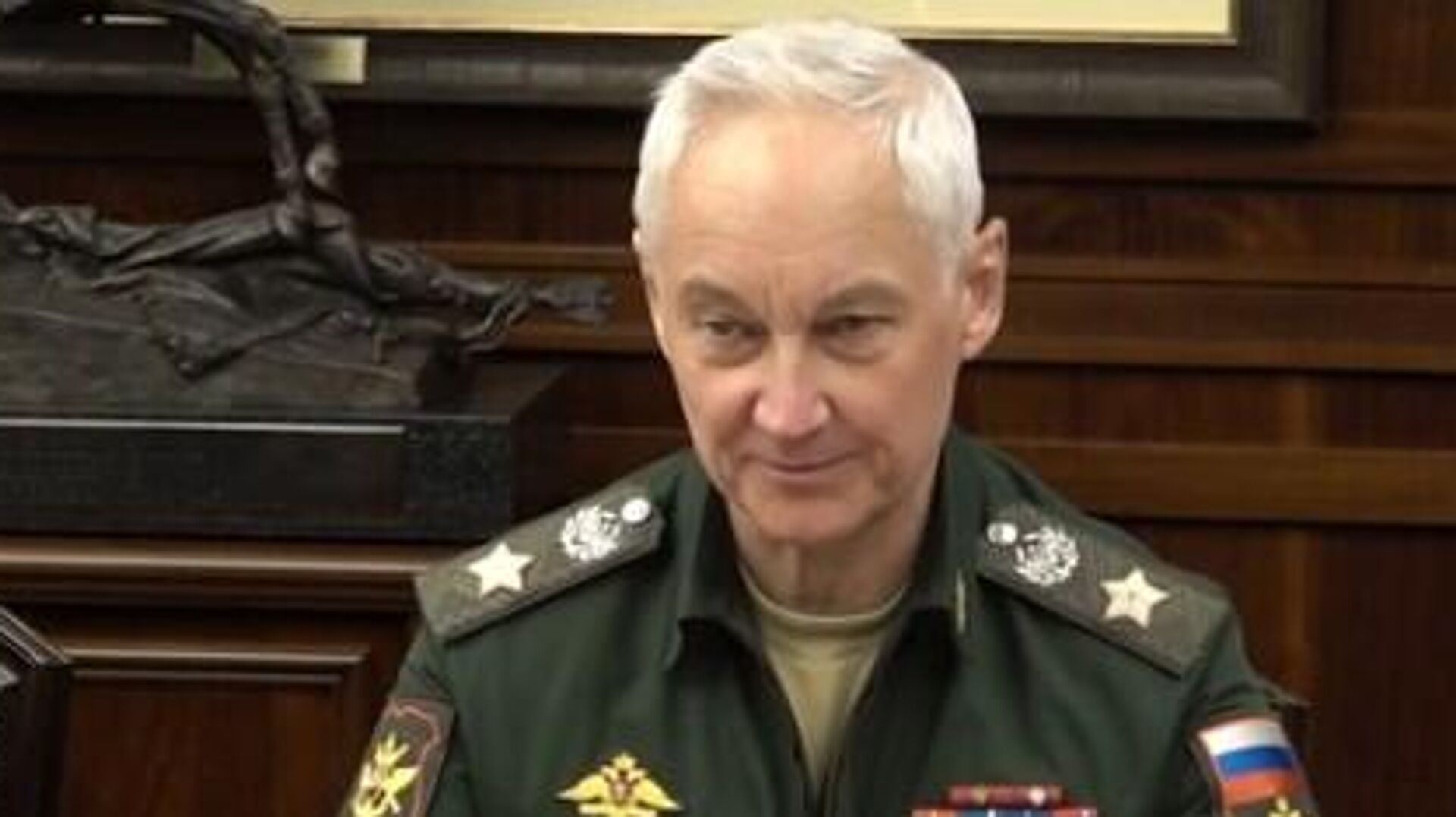 savunma bakani belousov abd rusyaya yonelik onleyici bir nukleer fuze saldirisini talim etti RhxUW4tM.jpg