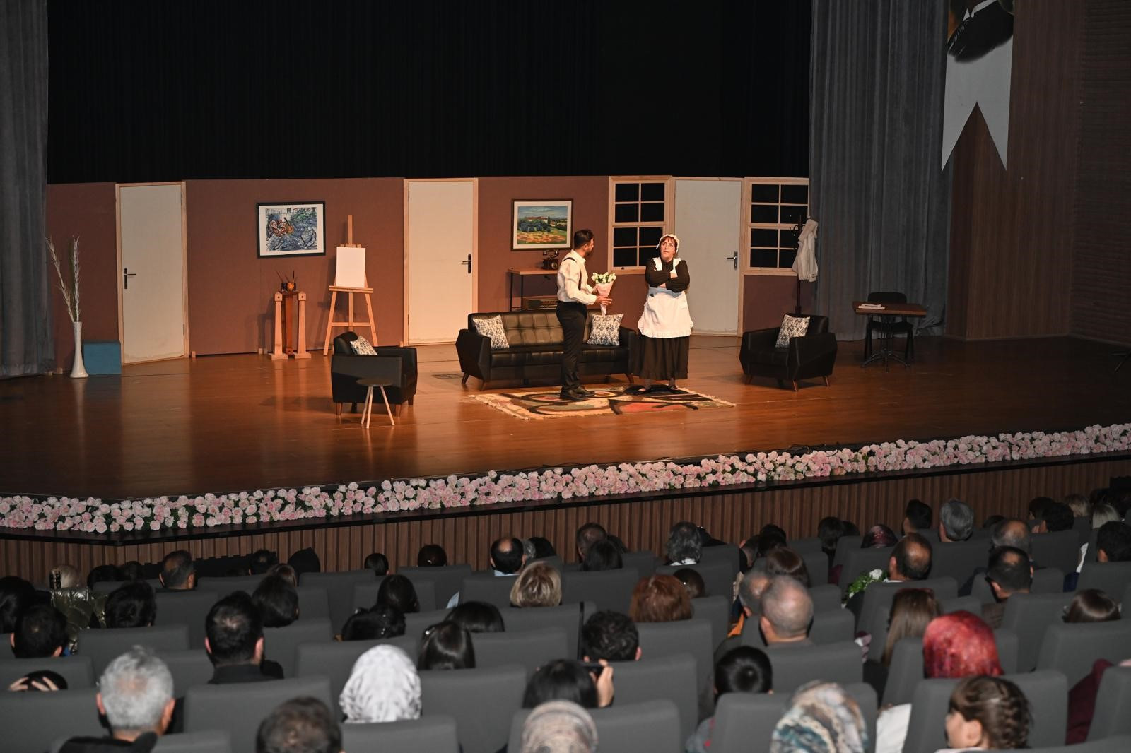 Üniversite ve belediye iş birliğiyle Şehir Tiyatrosu kuruldu