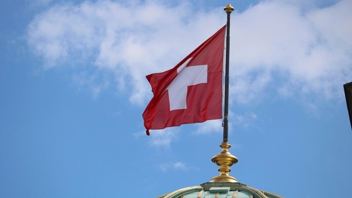 İsviçre, Nicholas Maduro’nun ülkedeki tüm varlıklarını dondurma kararı aldı