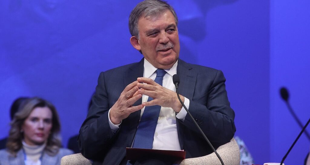 abdullah-gul-uzun-sure-sonra-konustu-iki-ulkeye-ates-puskurdu-9OqT7jxd