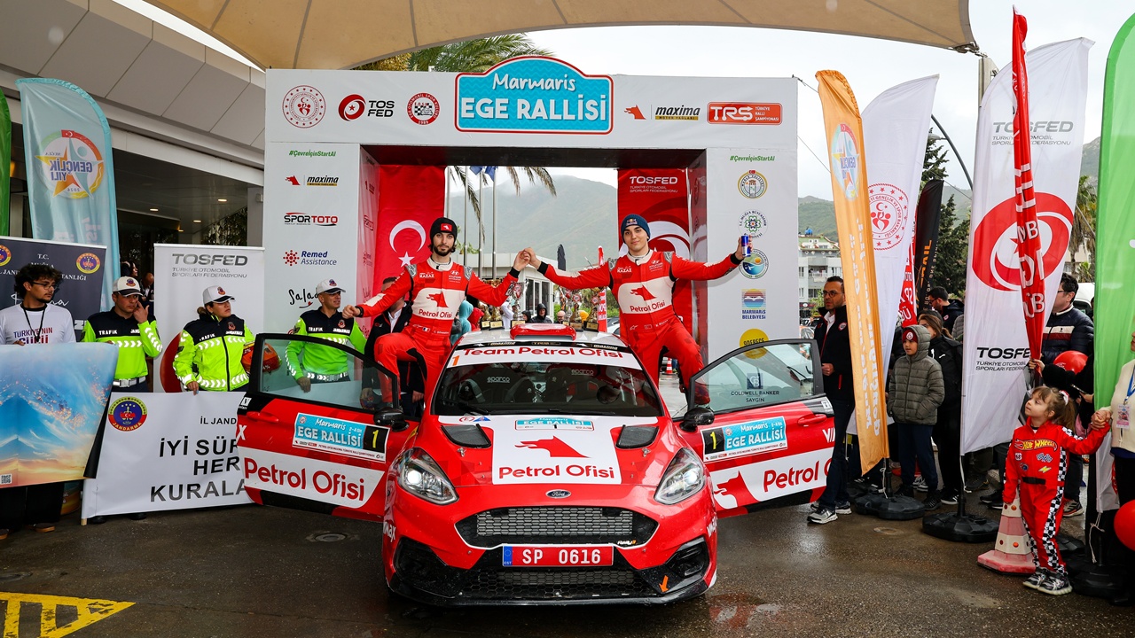 Kerem Kazaz, Petrol Ofisi Takımıyla Sezona Podyumda Başladı