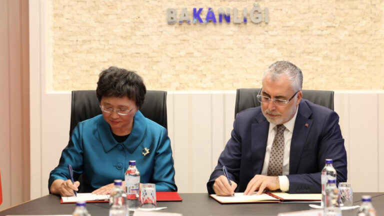 cin-ile-turkiye-arasinda-mutabakat-zapti-MK19AlFZ