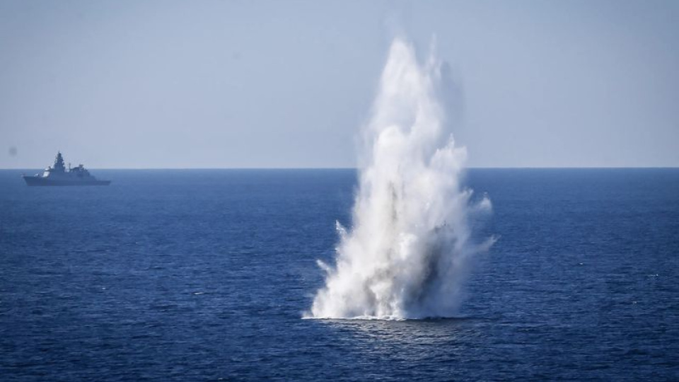 trumptan-hurmuzde-gerilimi-artiracak-yeni-talimat-t416ZF9R