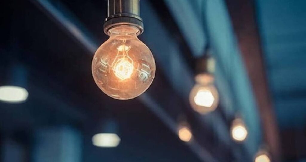 ulkede-elektrik-peynir-ekmek-gibi-marketlerde-satiliyor-Si8NdxHU