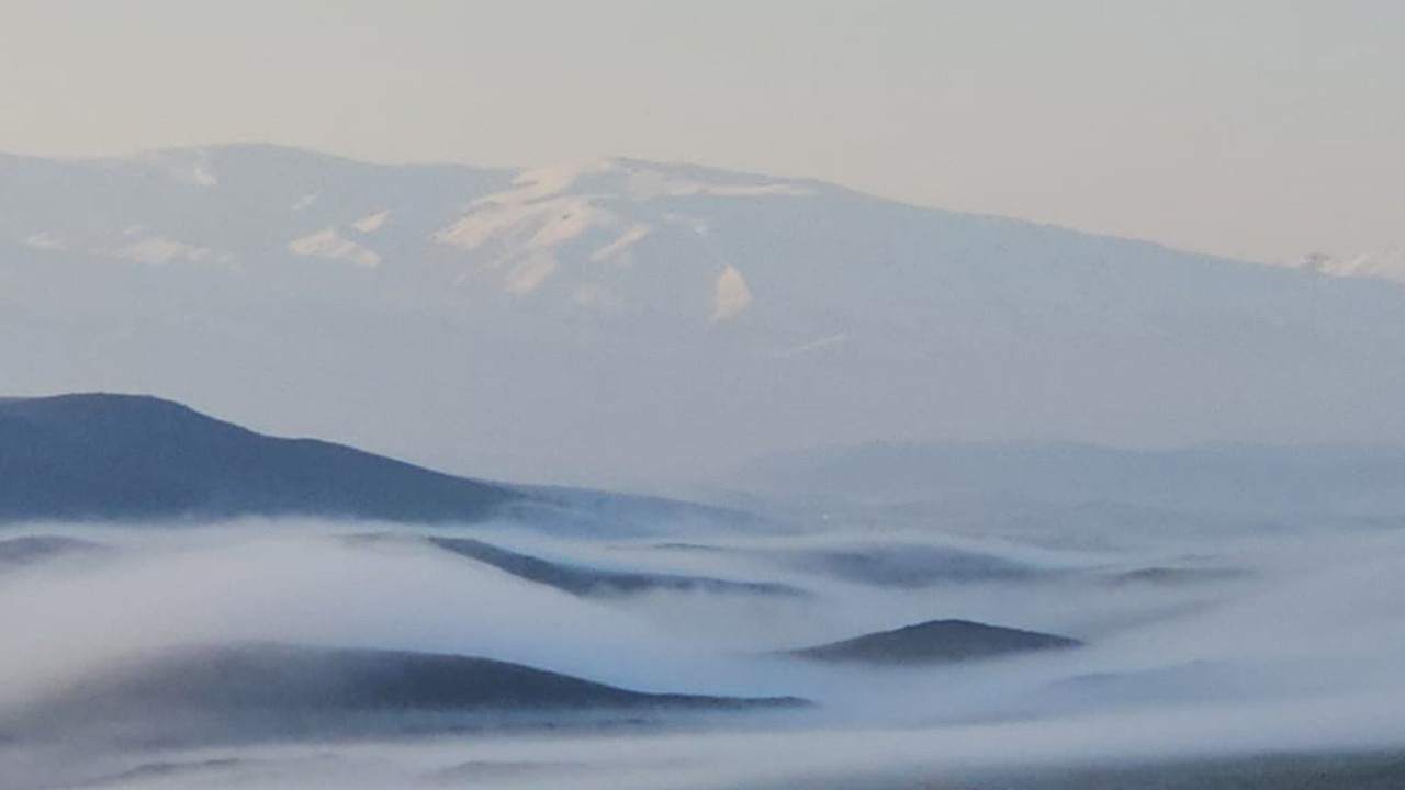Van Gölü’nde Büyüleyici Bir Sabah Manzarası: Beyaz Sis Tabakası