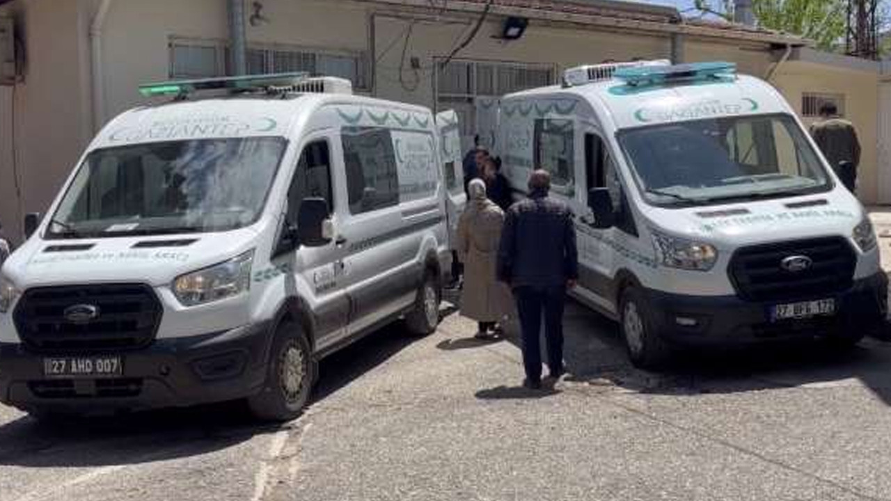 gaziantepte-pes-pese-traktor-kazalari-tarla-suren-2-ciftci-hayatini-kaybetti-wDZzAs9L