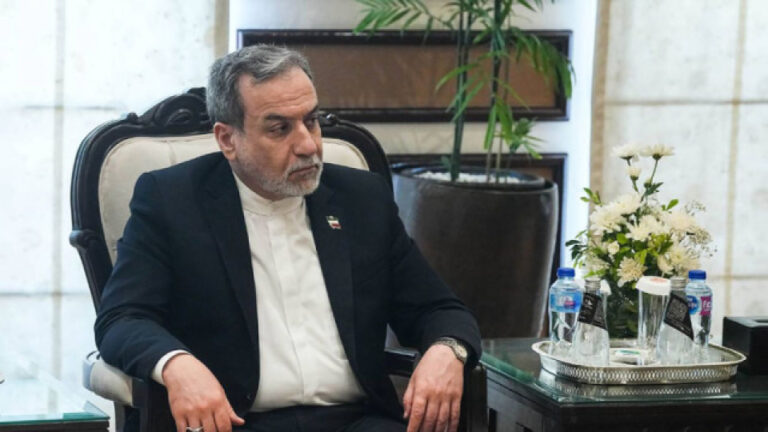 iran-disisleri-bakani-arakci-iran-ile-ilgili-hicbir-sorunun-askeri-cozumu-olamaz-PUa6f4CH