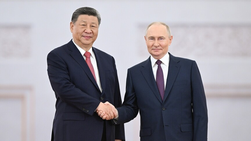 rusya-devlet-baskani-putin-pekine-ulasti-PsbE3eZF