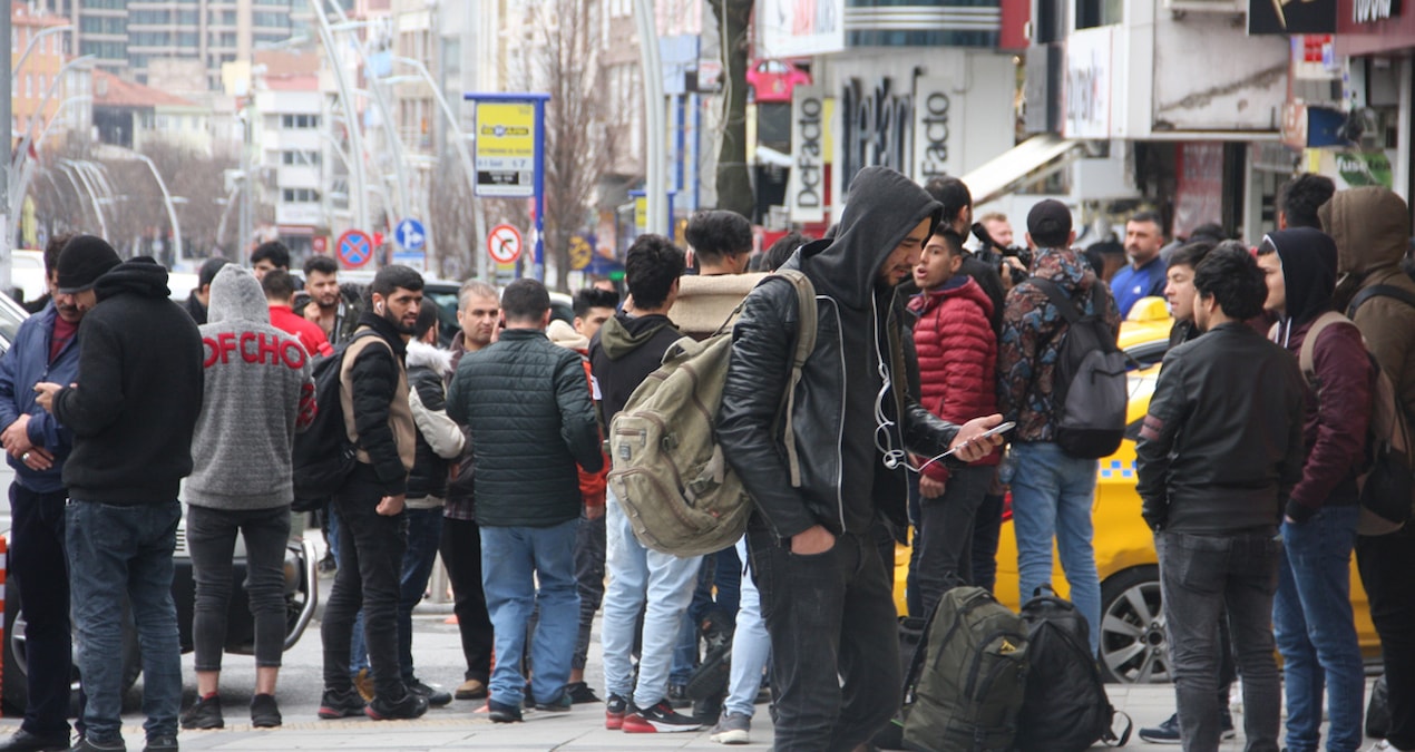 Suriyeli çalışanlar için yeni dönem: O zorunluluk tamamen kaldırıldı!