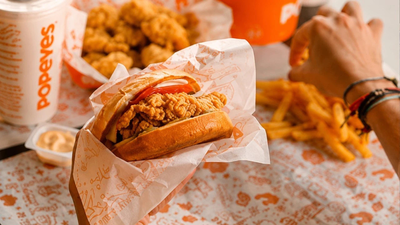 Popeyes’ta iflasın son perdesi: Son 23 restoran da el değiştirdi Popeyesta iflasin son perdesi son 23 restoran da el degistirdi Va1M5Gs7